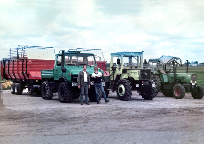 Foto mit Traktoren und Maschinen von Gruis